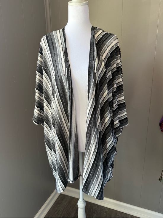 My Danielle Tops - Striped Open-Front Cardigan Wrap - Black & White